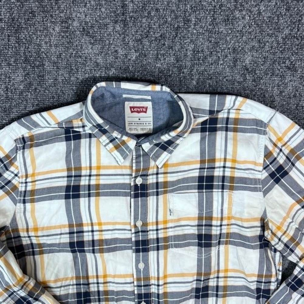 Levi's Men Button Down Shirt Plaid Size Medium 100% Cotton Front Pocket - Picture 4 of 7